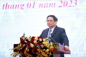 政府总理范明政在2023年劳动、对有功者和社会任务开展会议上发表指导意见。