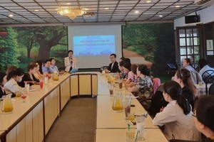 郡妇联会主席段氏清水以及该郡各女企业家、女干部参加。