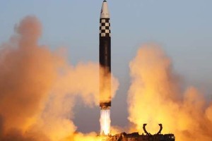 朝进行洲际弹道导弹发射训练