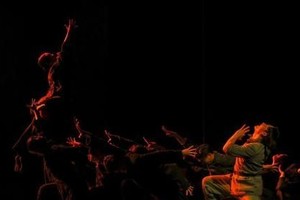 冻雨强风灾害令加拿大蒙特利尔等地大面积停电。