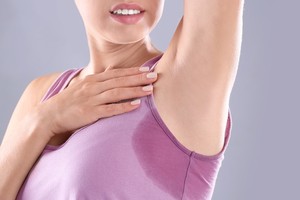 有汗臭就清皮肤 当心越清越“臭”