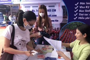 EPU学生在招聘会期间参与探索工作机会