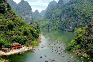 力争今年旅游总收入达 160 万亿元