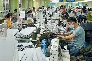 纺织品成衣企业致力改变以渡过难关。