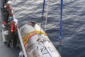 韩打捞出朝航太运载器残骸