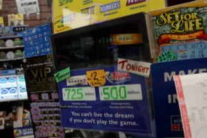 美国强力球彩票开出10亿美元大奖。