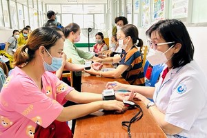 宝元公司工人参加为劳动者健康盛会