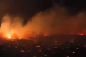 夏威夷毛伊岛山火仍在持续。