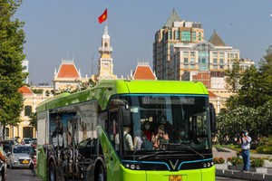 发展电动巴士将是有效向绿色转型。