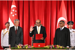 新加坡第九任总统尚达曼宣誓就职
