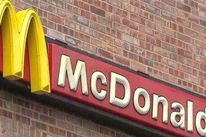麦当劳30年来首次调高特许权使用费