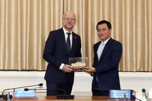 本市加强与荷兰合作对接