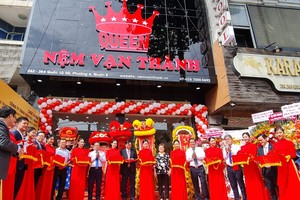 万成乳胶床垫有限公司第八郡旗舰店开张。