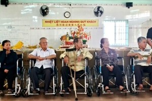 芽庄关帝庙赠送轮椅