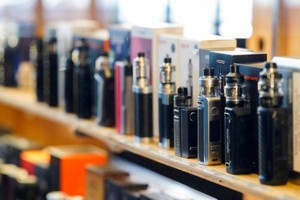 世卫总干事谭德塞呼吁所有政府采取紧急措施控制电子烟。(路透社)