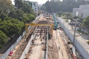 安富交通枢纽正加紧施工中。