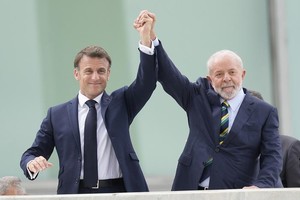 巴西与法国签署 21 项合作协议