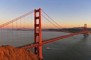 旧金山监事会成员沙曼·沃尔顿 (Shamann Walton)6月11日宣布，越南语为该市的官方语言。图自越通社