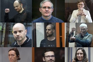 俄罗斯和美国等西方国家达成协议，于8月1日在土耳其完成冷战后最大规模的囚犯交换，涉及24名囚犯和2名未成年人。 （美联社）