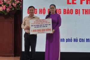 各华人会馆、单位捐助灾区同胞