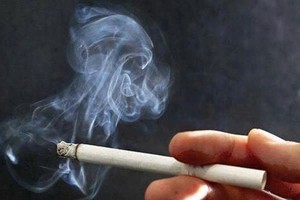 饭后吸烟会加速有害物质进入体内。