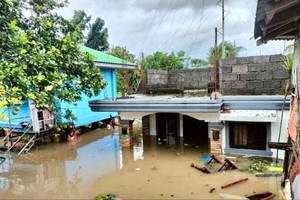 台风“潭美”致菲国 21 个城市进入灾难状态