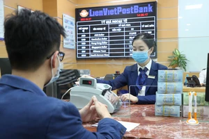 Nhiều lãnh đạo cấp cao LienVietPostBank đăng ký mua cổ phiếu LPB