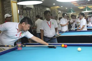 Các cơ thủ tham gia giải bi da báo chí ĐBSCL mở rộng lần thứ 10