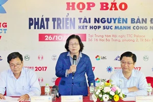 Các đại biểu tại buổi họp báo. Ảnh: PHAN THỊ