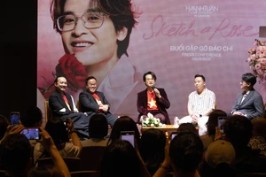 Yiruma, Lam Trường, Quang Hùng MasterD diễn cùng Hà Anh Tuấn trong Live concert “Sketch a rose” tại TPHCM