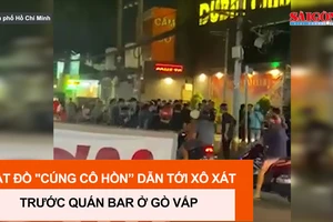 Giật đồ “cúng cô hồn” dẫn tới xô xát trước quán bar ở Gò Vấp