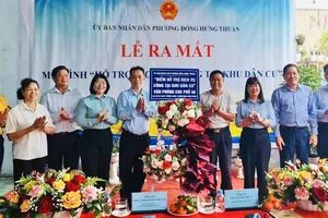 Phường Đông Hưng Thuận ra mắt mô hình hỗ trợ dịch vụ công tại khu dân cư