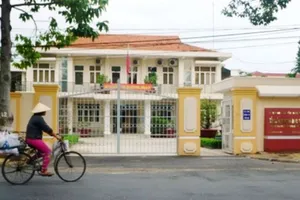 Lộ đề thi môn Toán và Sử khối 11, Đồng Tháp cho dừng thi