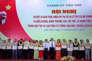 Cần Thơ khen thưởng cho tập thể, cá nhân xuất sắc trong học tập và làm theo tư tưởng, đạo đức, phong cách Hồ Chí Minh; giai đoạn năm 2016- 2019