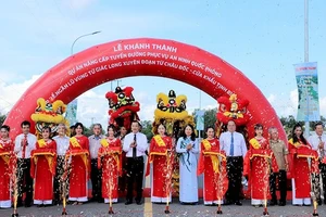 Khánh thành tỉnh lộ 955A kết hợp đê bao ngăn lũ ở Tứ giác Long Xuyên