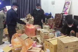 Phát hiện căn nhà chứa gần 10.000 sản phẩm nhập lậu ở An Giang