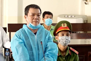 Phạt tù chung thân đối tượng dùng thớt đập đầu rồi đổ xăng thiêu chết vợ