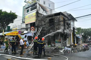 Kiên Giang: Lửa thiêu rụi căn nhà bán vịt quay