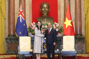 Chủ tịch nước Nguyễn Xuân Phúc tiếp Thủ tướng New Zealand