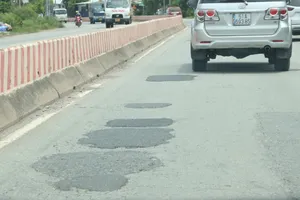 Khẩn trương khắc phục hư hỏng tuyến ĐT.741 và đường Tạo lực