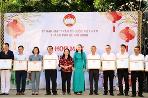 Sinh viên Lào, Campuchia hạnh phúc với gia đình thứ 2 tại TPHCM