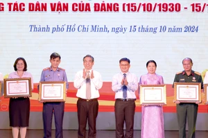 Gắn phong trào thi đua “Dân vận khéo” với học tập và làm theo tư tưởng, đạo đức, phong cách Hồ Chí Minh