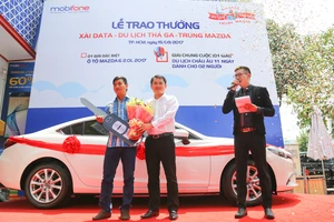 MobiFone trao giải cho khách hàng may mắn