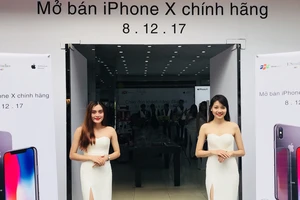 FPT Shop đã chính thức giao iPhone X cho khách hàng