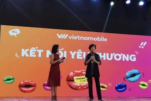 Bà Elizabete Fong, Tổng Giám Đốc Vietnamobile trong chương trình "Kết nối yêu thương"