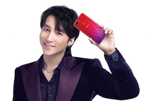 Sơn Tùng MTP cùng OPPO F9