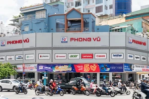 Cửa hàng Phong Vũ tại TPHCM