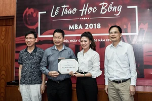 Trước đây, Viện Quản trị & Công nghệ FSB đã trao học bổng MBA