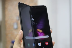 Galaxy Fold phiên bản thương mại đầu tiên tại Viêt Nam