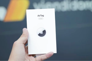 Người dùng Việt Nam đã cầm Apple AirTag trên tay